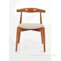 Silla de codo de Wegner de madera maciza clásica